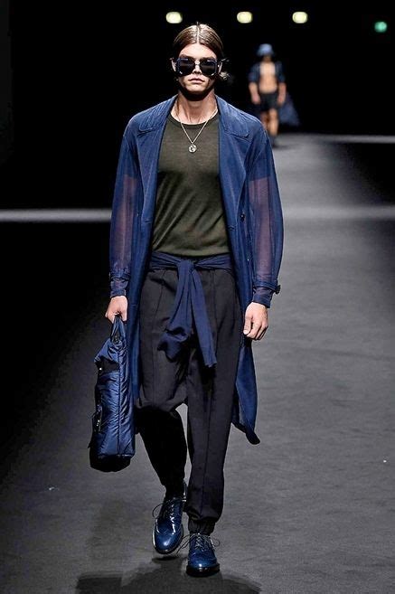 sfilata versace 2017 uomo